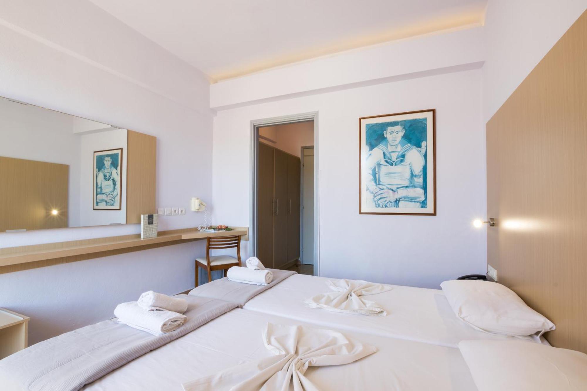 Atlantis Hotel Karpathos Town  Exterior photo